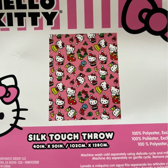 NWT! Hello Kitty Pink Christmas Silk Touch Throw Mistletoe Blanket - Picture 2 of 2